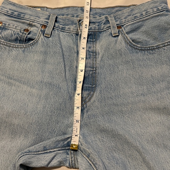 Levi’s 501 Light Blue Wash Button Fly Straight Leg Jeans Sz 29 - Picture 3 of 11